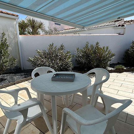 Studio Mezzanine A 200M Du Port Et De La Plage, Cour Privative, Parfait Pour 3 Personnes - Fr-1-224B-564 ノワールムーティエ エクステリア 写真