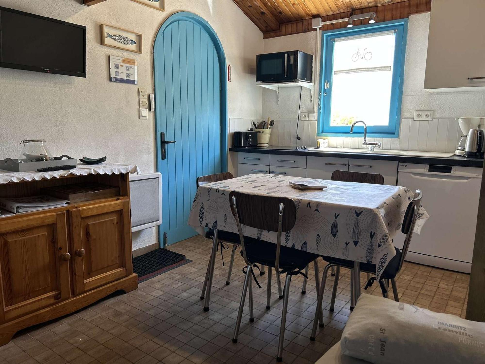 Studio Mezzanine A 200M Du Port Et De La Plage, Cour Privative, Parfait Pour 3 Personnes - Fr-1-224B-564 ノワールムーティエ エクステリア 写真